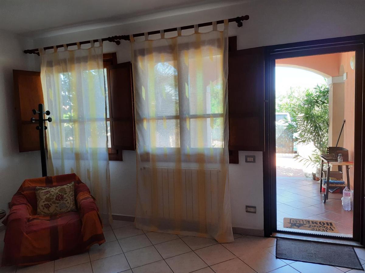 Casa Vacanze Spiga ตอร์โตลี ภายนอก รูปภาพ